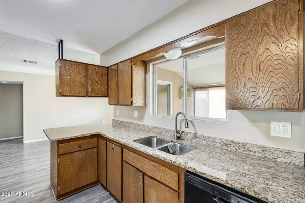 10607 W SALEM Drive, Sun City, AZ 85351