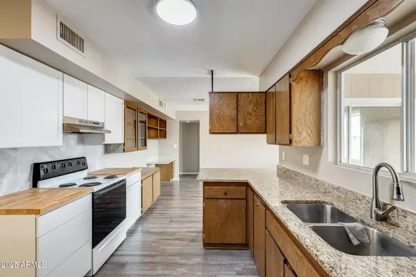 10607 W SALEM Drive, Sun City, AZ 85351