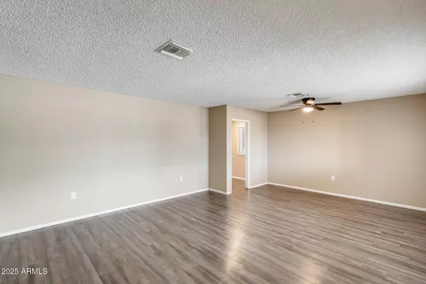 10607 W SALEM Drive, Sun City, AZ 85351