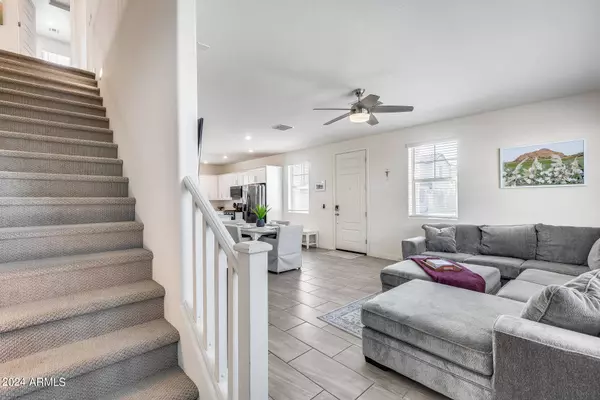 651 N BAY Drive, Gilbert, AZ 85233