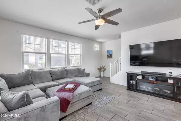 651 N BAY Drive, Gilbert, AZ 85233