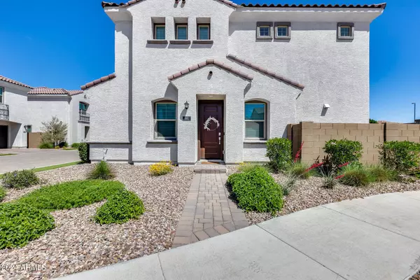 651 N BAY Drive, Gilbert, AZ 85233