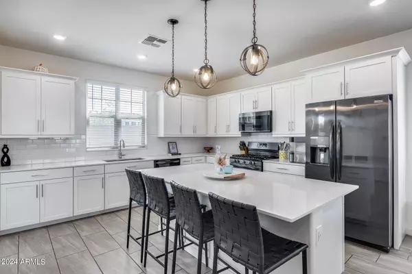 651 N BAY Drive, Gilbert, AZ 85233