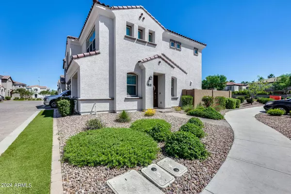 651 N BAY Drive, Gilbert, AZ 85233