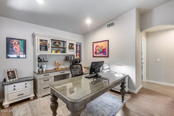 8738 W RUNION Drive, Peoria, AZ 85382