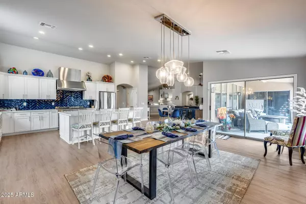 8738 W RUNION Drive, Peoria, AZ 85382