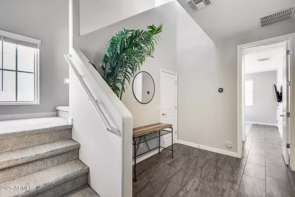 631 W WINCHESTER Drive, Chandler, AZ 85286