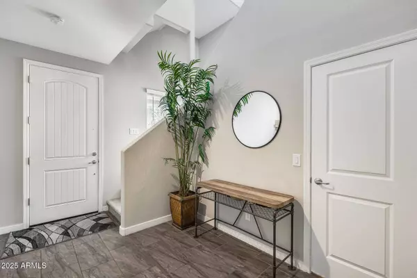 631 W WINCHESTER Drive, Chandler, AZ 85286