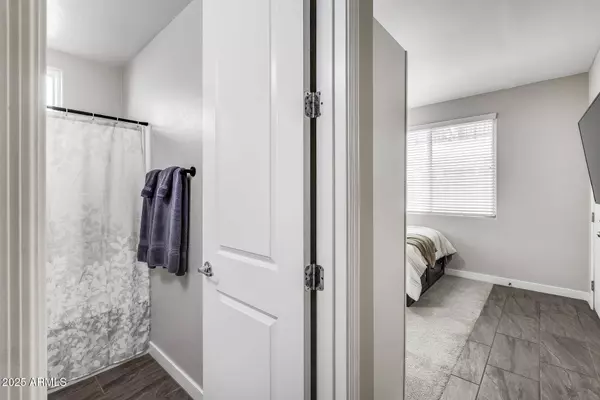 631 W WINCHESTER Drive, Chandler, AZ 85286