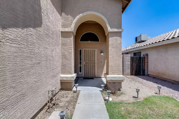 4948 W WIKIEUP Lane, Glendale, AZ 85308