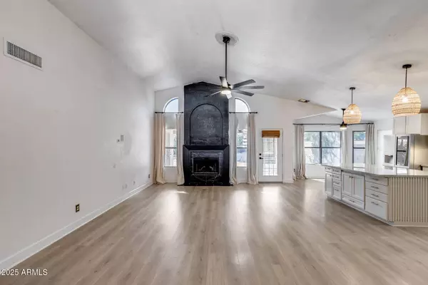 4443 W ESCUDA Drive, Glendale, AZ 85308