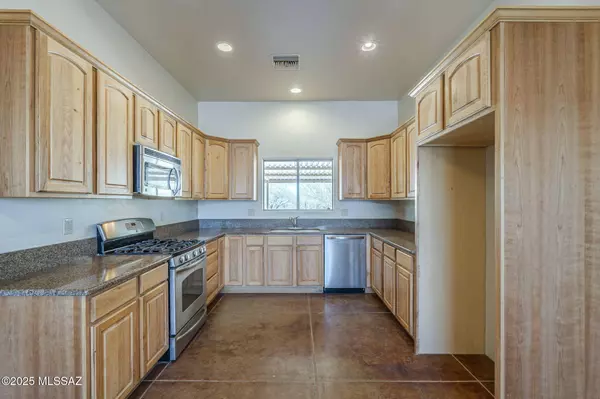 41453 E Cathy Lane, Marana, AZ 85658