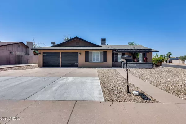 3251 W MERCER Lane, Phoenix, AZ 85029