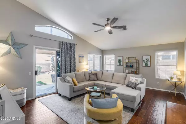 363 W BRUCE Avenue, Gilbert, AZ 85233