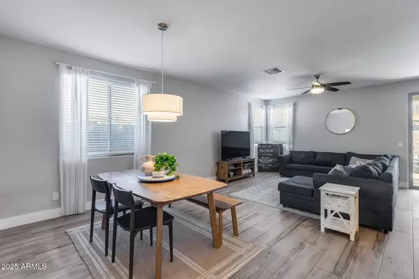 12211 W HIDE Trail, Peoria, AZ 85383