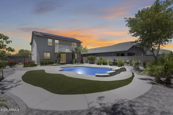 9805 W CARON Drive, Peoria, AZ 85345