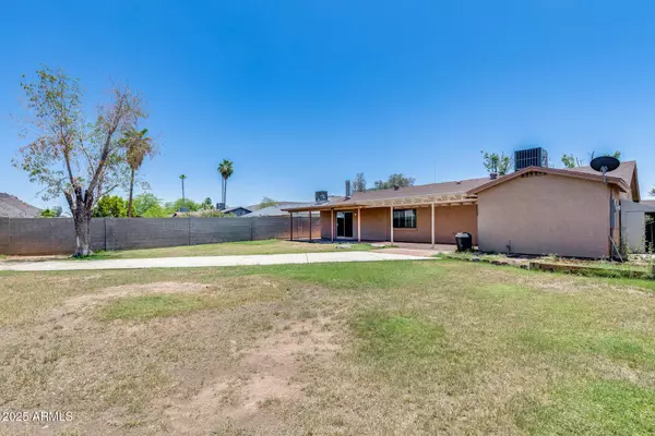 1930 W VOLTAIRE Avenue, Phoenix, AZ 85029