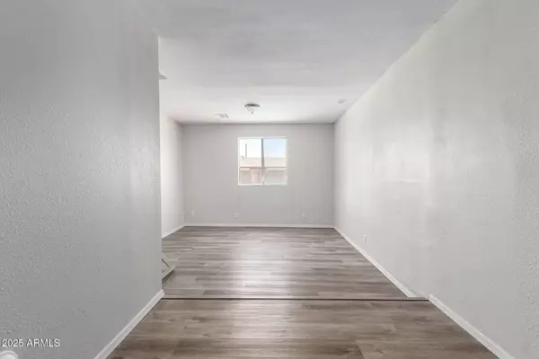 3811 W LOMA Lane, Phoenix, AZ 85051