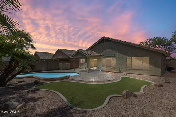 1037 E BAYLOR Lane, Gilbert, AZ 85296