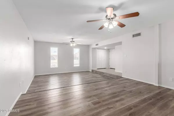 3811 W LOMA Lane, Phoenix, AZ 85051