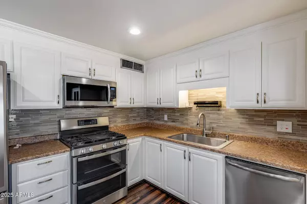 1930 W VOLTAIRE Avenue, Phoenix, AZ 85029