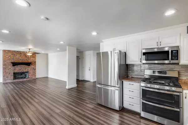 1930 W VOLTAIRE Avenue, Phoenix, AZ 85029