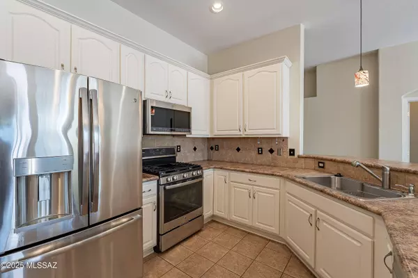 7564 E Truces Place, Tucson, AZ 85715