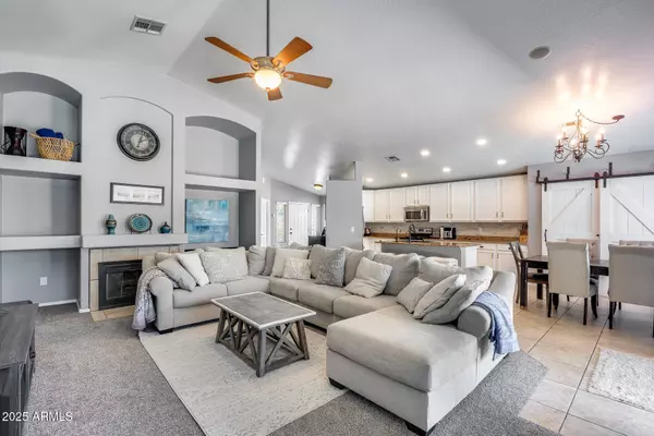 7435 W TRAILS Drive, Glendale, AZ 85308