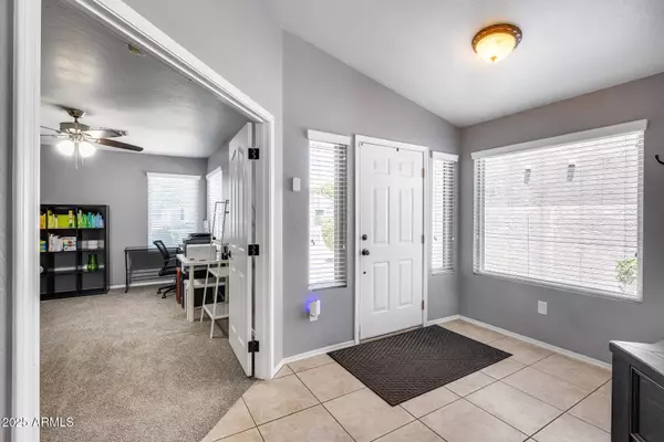 7435 W TRAILS Drive, Glendale, AZ 85308