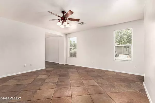 120 W Vuelta Friso, Sahuarita, AZ 85629