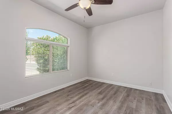 12414 E Calle Riobamba, Vail, AZ 85641