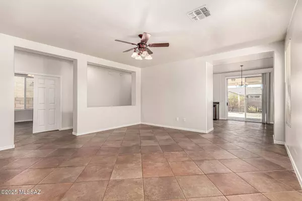 120 W Vuelta Friso, Sahuarita, AZ 85629