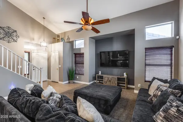 5238 W HUNTINGTON Drive, Laveen, AZ 85339