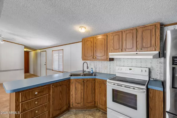 6227 N LITCHFIELD Road #4, Litchfield Park, AZ 85340