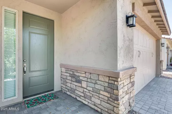 14129 W OLD OAK Lane, Surprise, AZ 85379