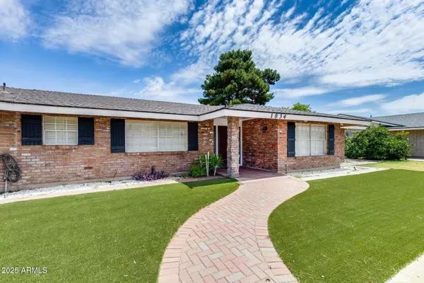 1834 E GLENCOVE Street, Mesa, AZ 85203