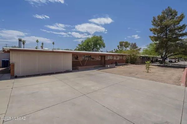 5452 E Rosewood Street, Tucson, AZ 85711