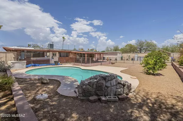 5452 E Rosewood Street, Tucson, AZ 85711