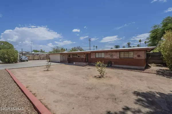 5452 E Rosewood Street, Tucson, AZ 85711