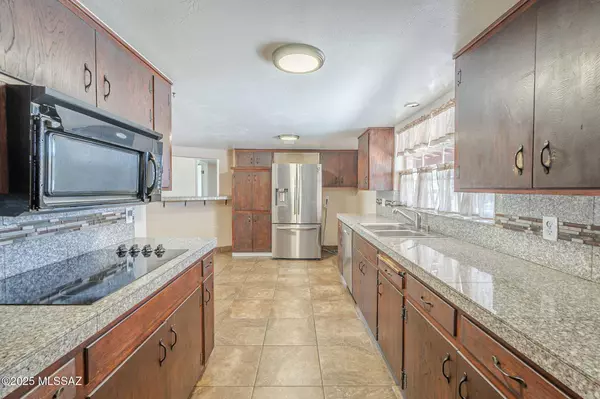 5452 E Rosewood Street, Tucson, AZ 85711