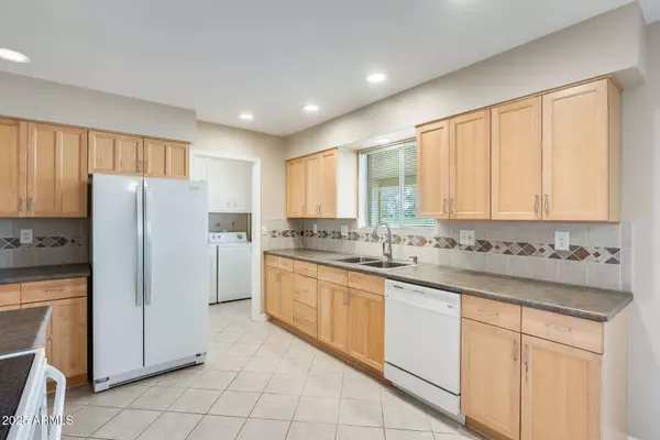 10816 W HATCHER Road, Sun City, AZ 85351