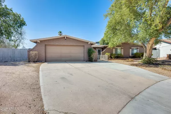 2728 W OCASO Circle, Mesa, AZ 85202
