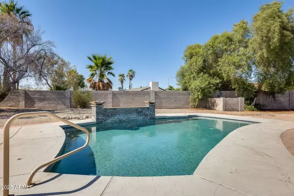 2728 W OCASO Circle, Mesa, AZ 85202