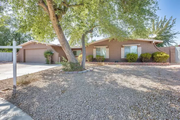 2728 W OCASO Circle, Mesa, AZ 85202