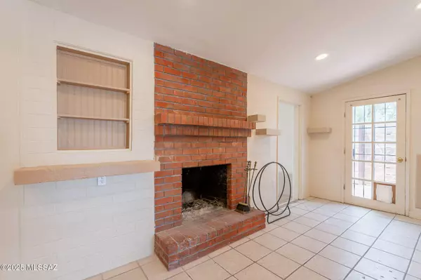 1229 N 4th Avenue, Tucson, AZ 85705