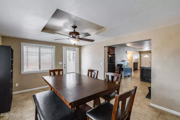 468 E GLADE Avenue, Mesa, AZ 85204