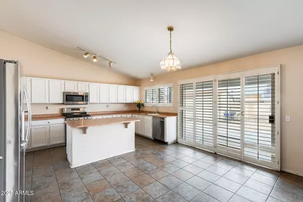 1766 E FREMONT Road, Phoenix, AZ 85042