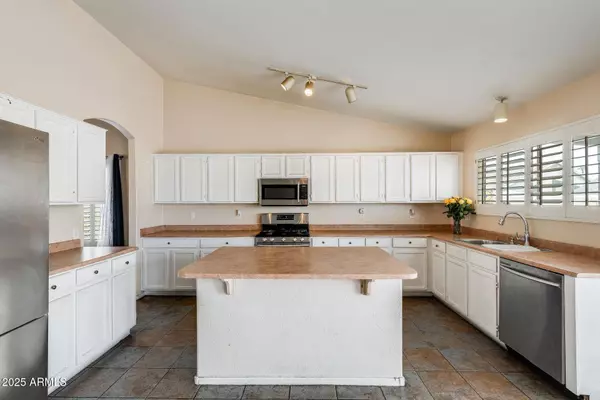 1766 E FREMONT Road, Phoenix, AZ 85042