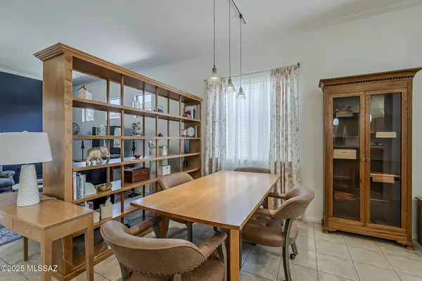 2181 N Avenida Del Polen, Green Valley, AZ 85614