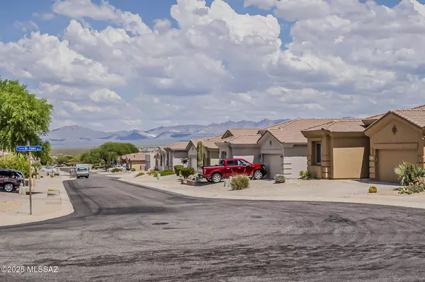 2181 N Avenida Del Polen, Green Valley, AZ 85614